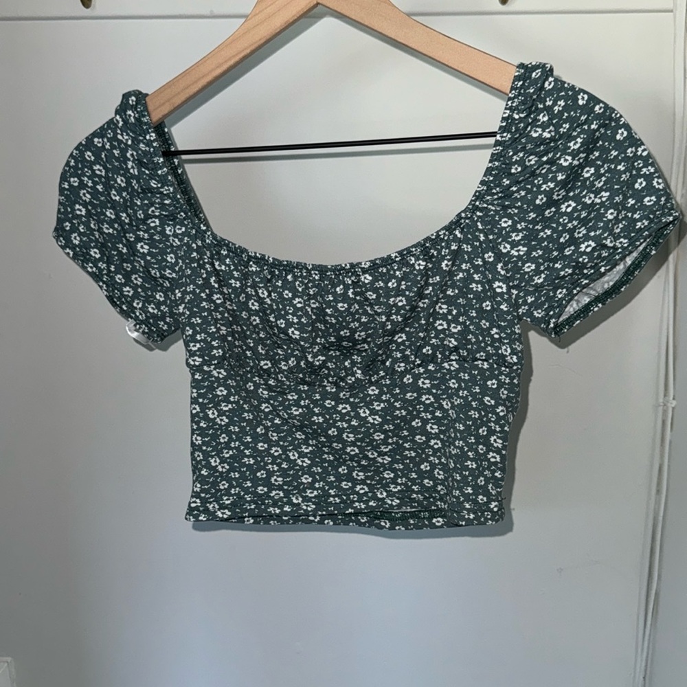 Shein, Size S, Green Floral Top.